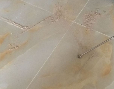 铁锋瓷砖空鼓维修公司分享粘合剂选择不当在瓷砖铺贴过程中可能导致以下问题