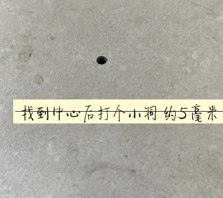 铁锋瓷砖空鼓维修公司专业解答在瓷砖铺贴过程中，如果砂料搅拌不均匀，将会带来以下问题